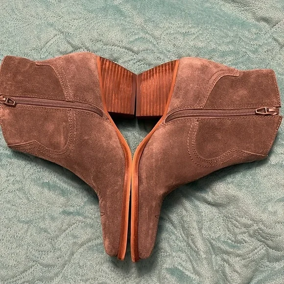 Dolce Vita pointed toes Silma Ankle Boot suede NWOT women’s sz 6.5 Brazil made - Picture 7 of 14